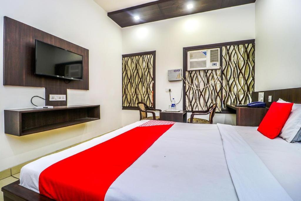Hotel Sartaj Ludhiana Zewnętrze zdjęcie