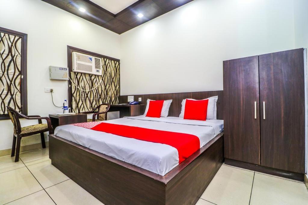 Hotel Sartaj Ludhiana Zewnętrze zdjęcie