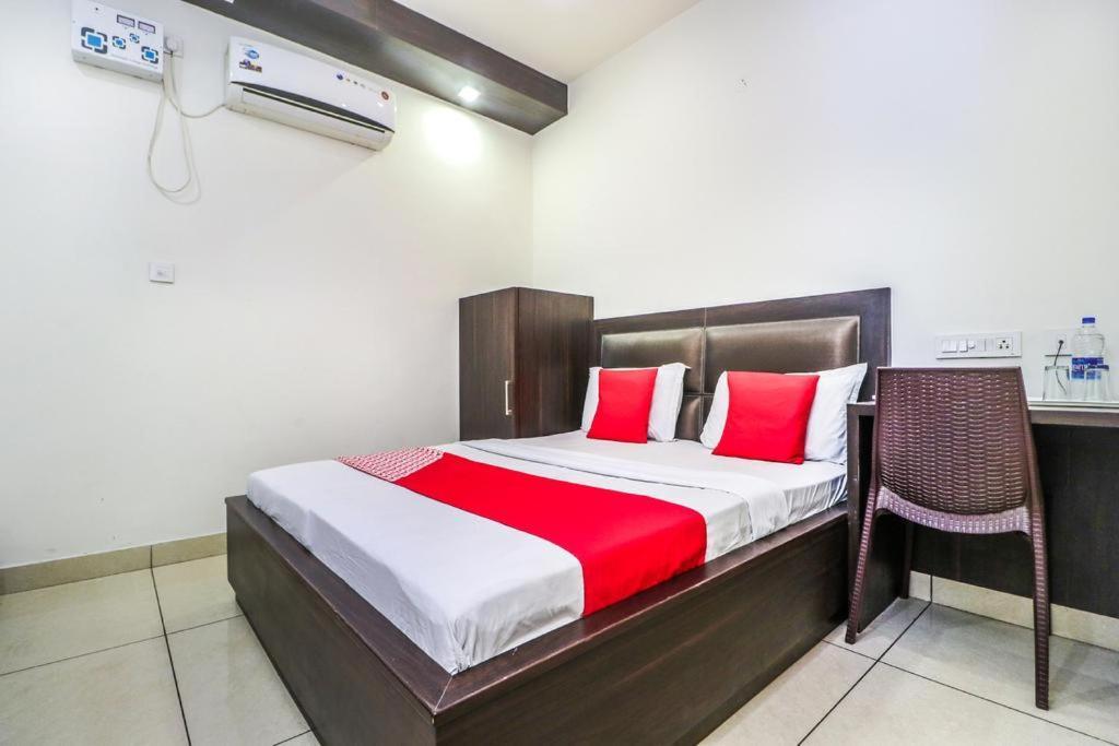 Hotel Sartaj Ludhiana Zewnętrze zdjęcie